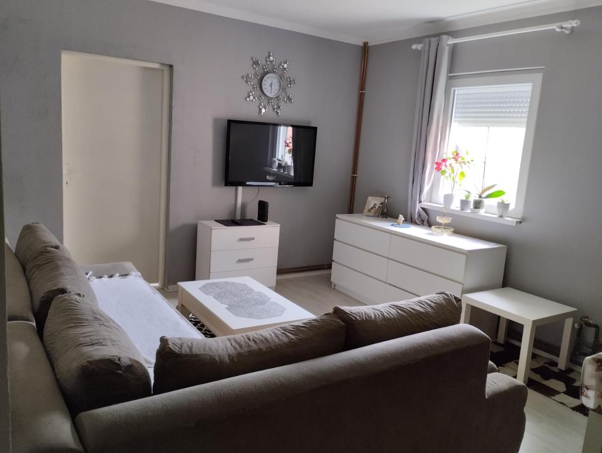 Apartman All Seasons Hotonj Екстер'єр фото