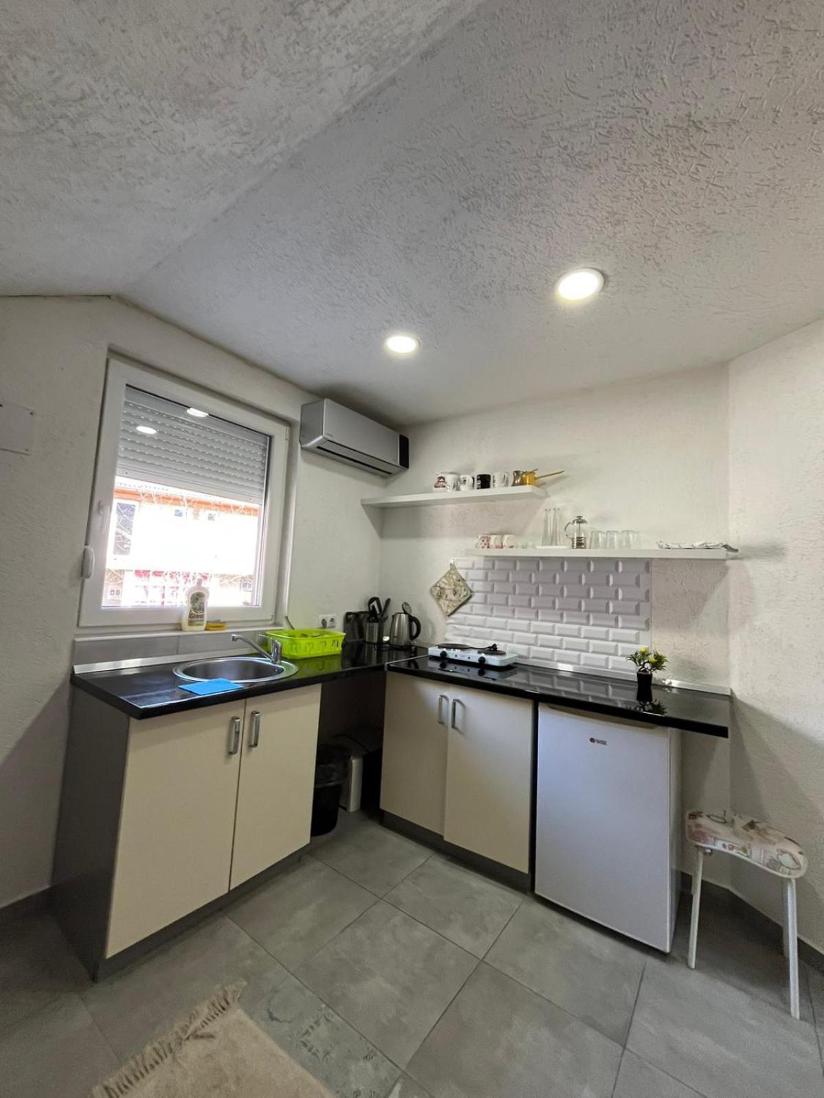 Apartman All Seasons Hotonj Екстер'єр фото