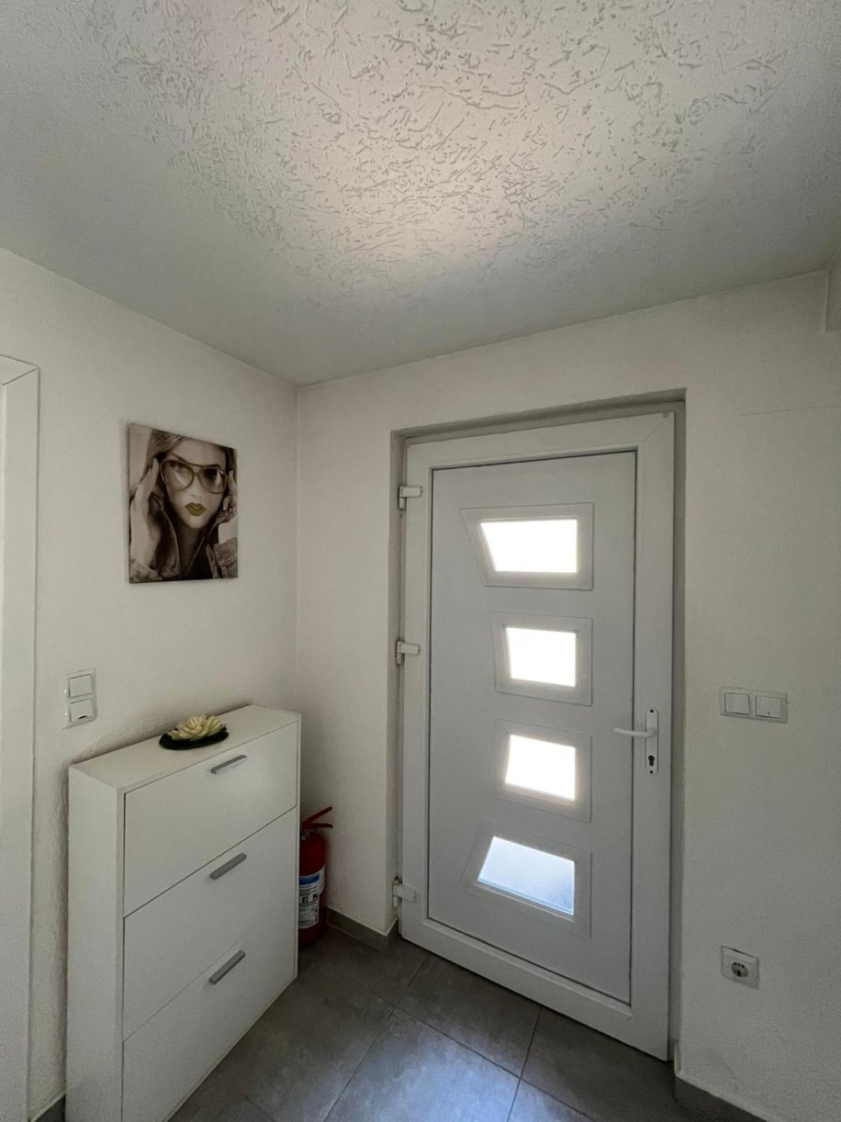 Apartman All Seasons Hotonj Екстер'єр фото