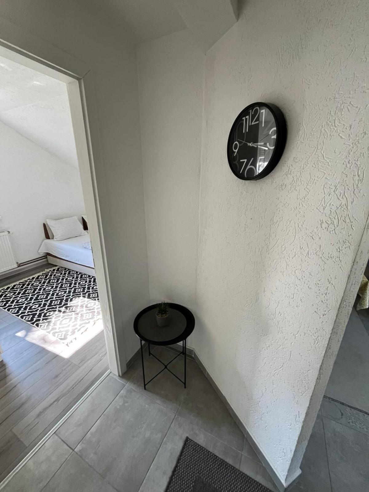 Apartman All Seasons Hotonj Екстер'єр фото