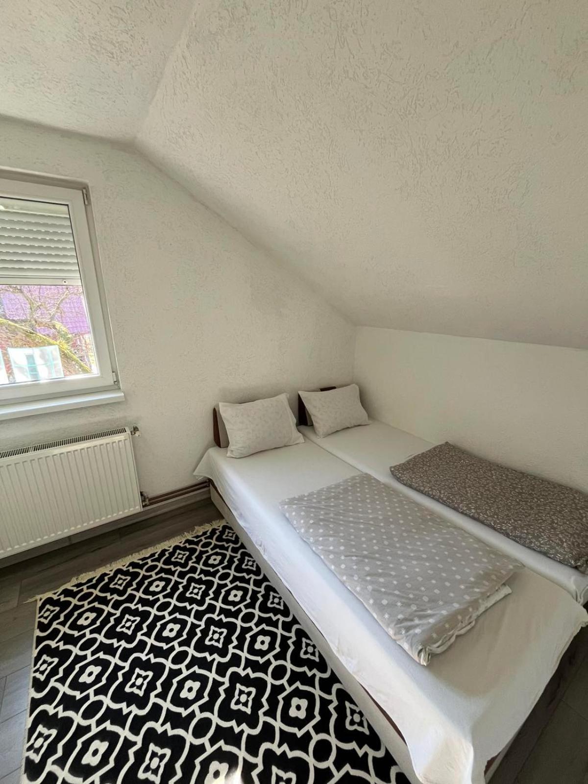 Apartman All Seasons Hotonj Екстер'єр фото