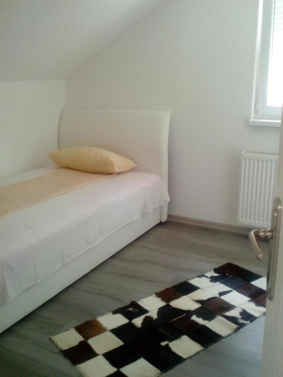 Apartman All Seasons Hotonj Екстер'єр фото